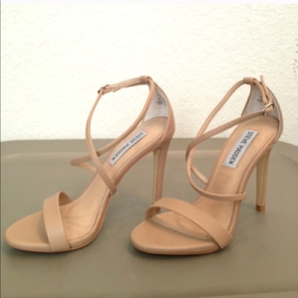 Steve Madden nude open-toe heels